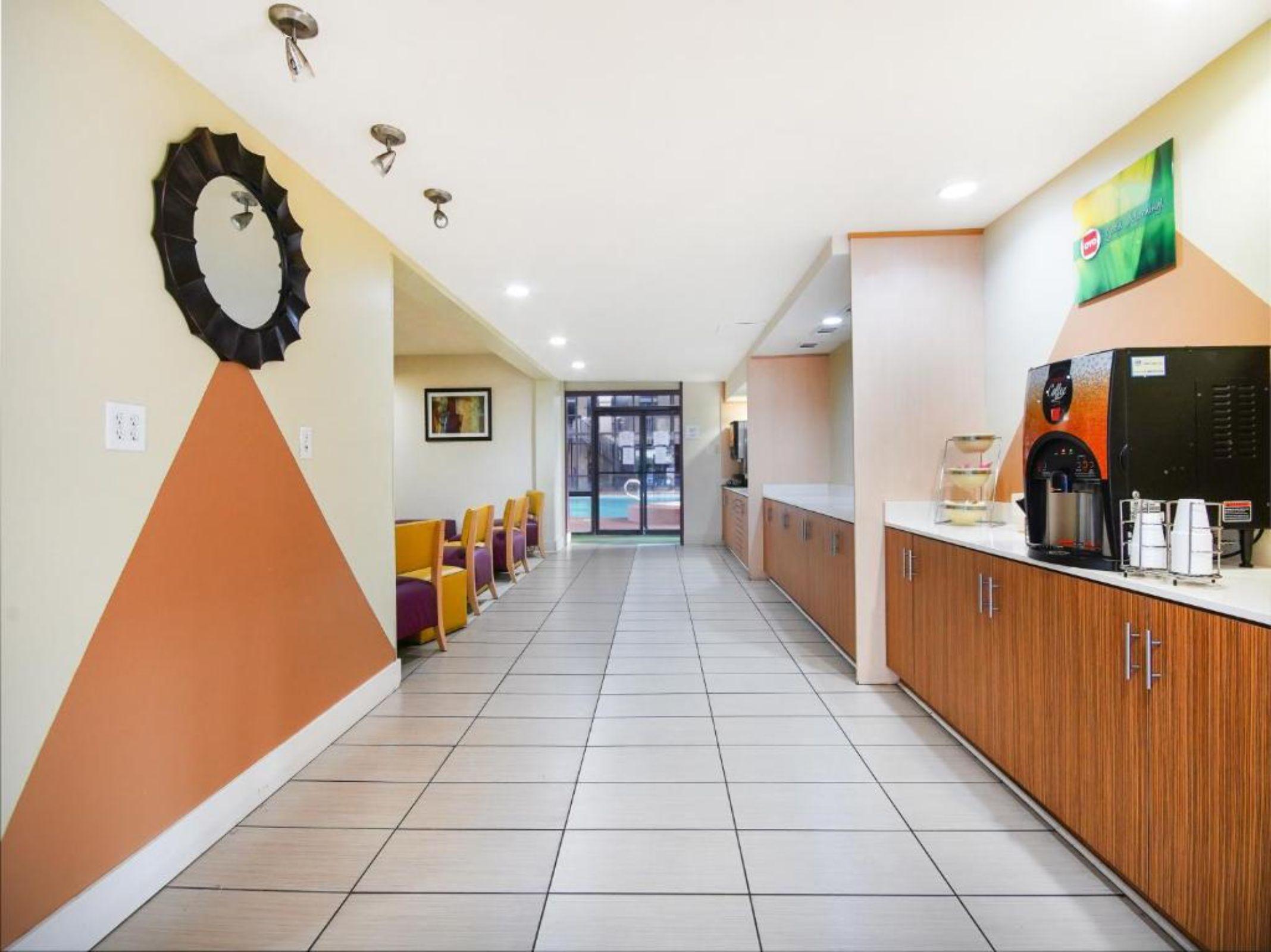 Baymont By Wyndham Williamsburg Hotel Екстериор снимка