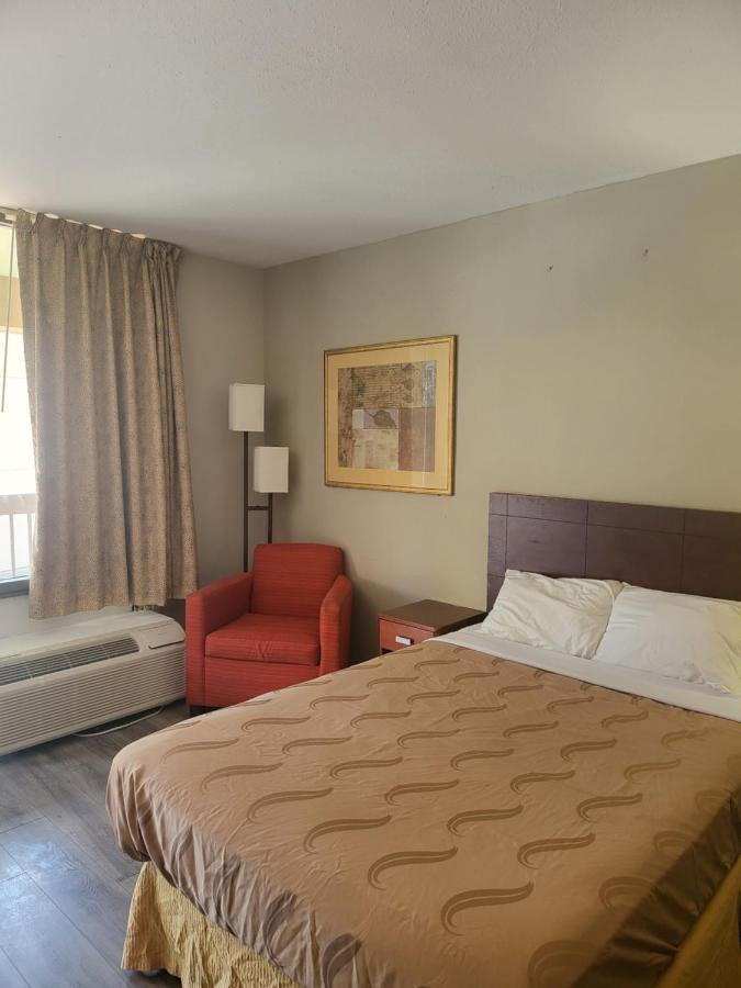 Baymont By Wyndham Williamsburg Hotel Екстериор снимка