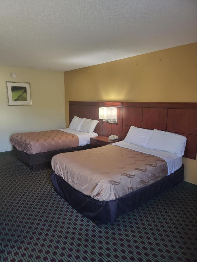 Baymont By Wyndham Williamsburg Hotel Екстериор снимка