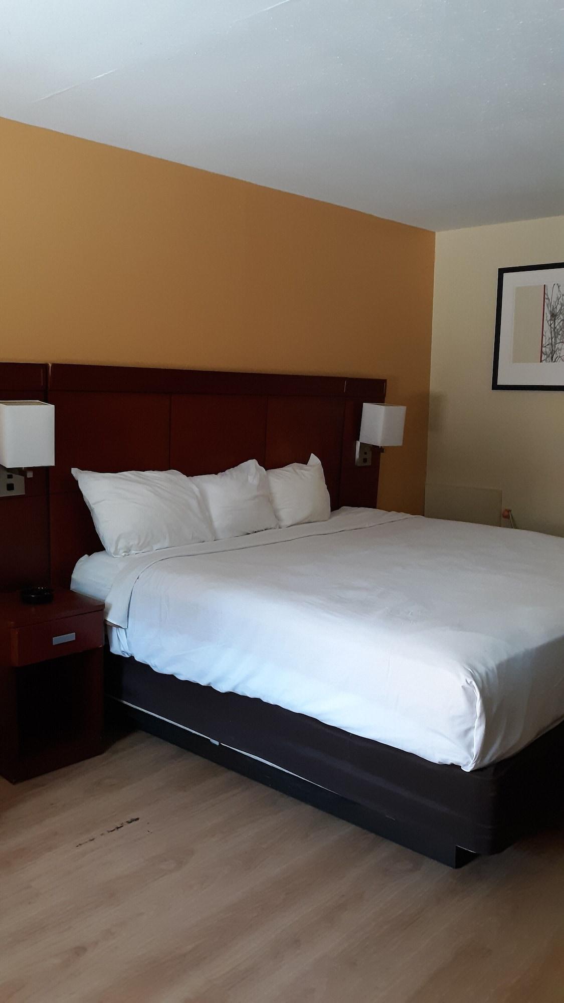Baymont By Wyndham Williamsburg Hotel Екстериор снимка