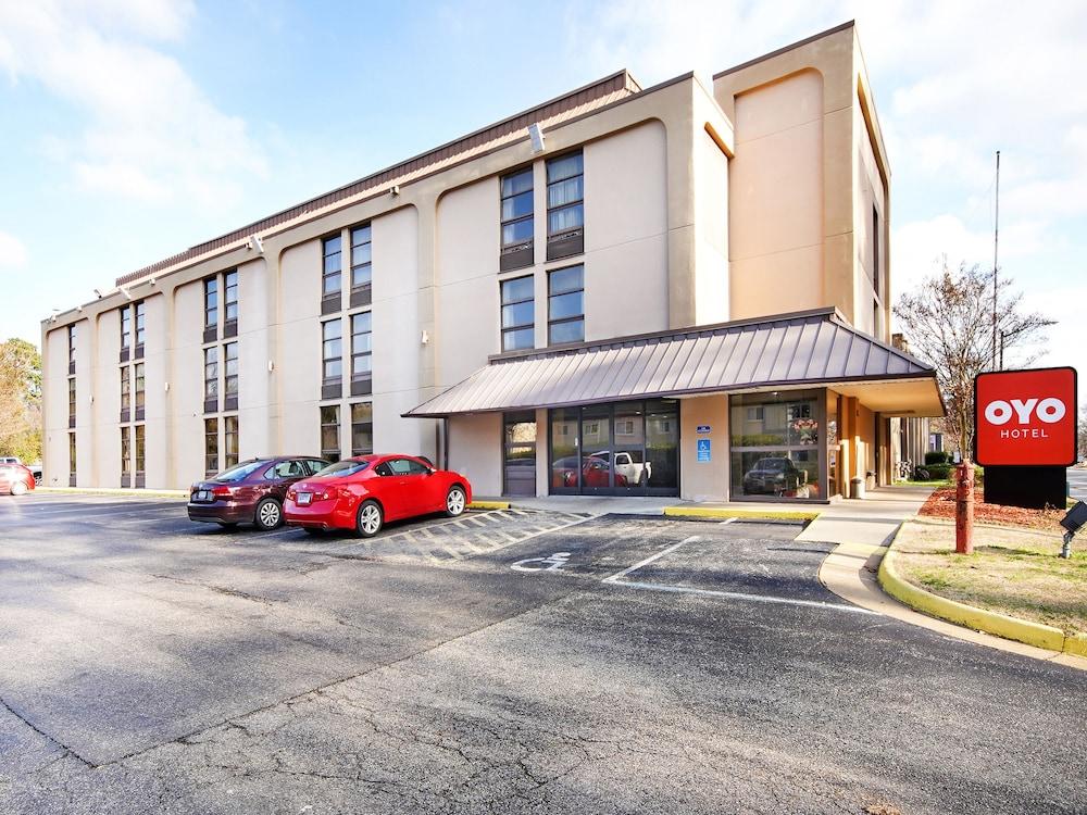 Baymont By Wyndham Williamsburg Hotel Екстериор снимка