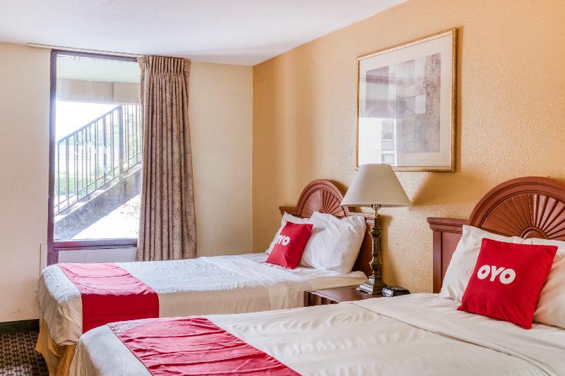 Baymont By Wyndham Williamsburg Hotel Екстериор снимка